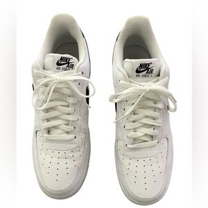 Men’s Nike Air Force 1 ‘07 size 10.5